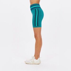 The Upside Marle Seamless Spin Short in Emerald Size‎ Medium